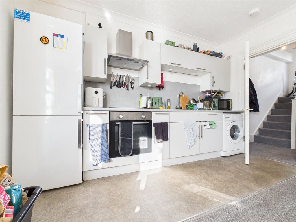 Property photo 1 of 19 Kitchen