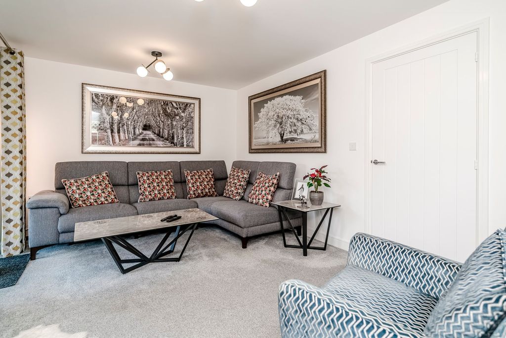 Property photo 3 of 21