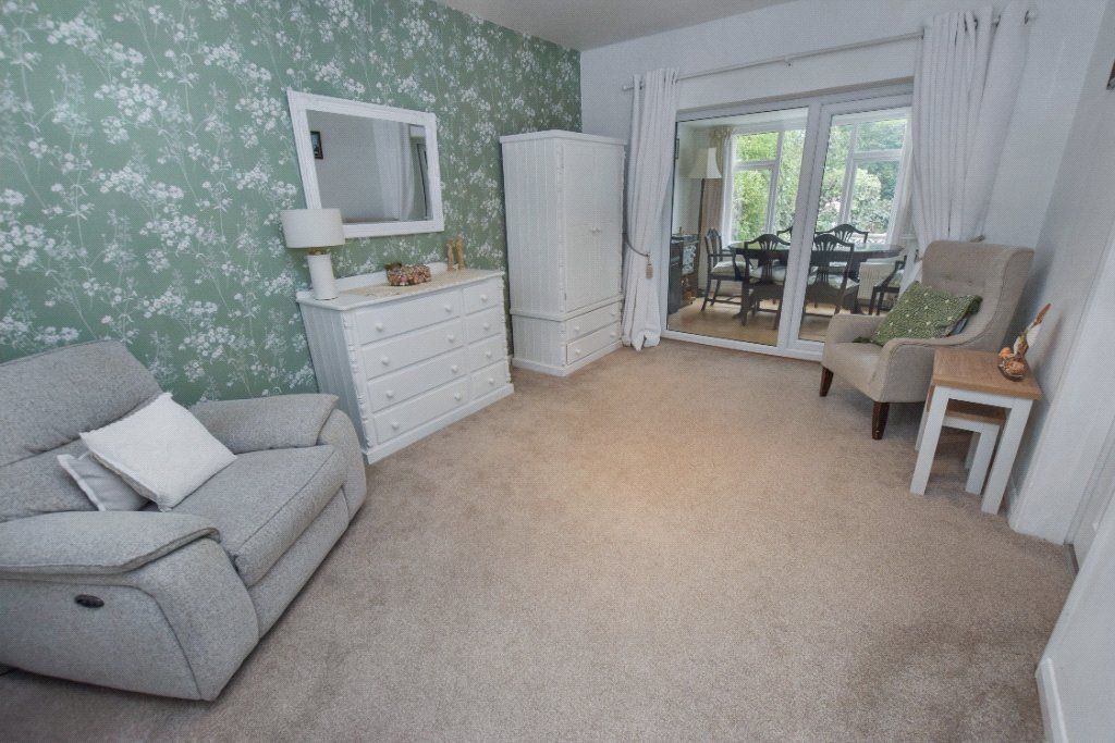 Property photo 2 of 15 Lounge