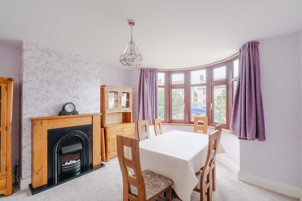 Property photo 2 of 18 11