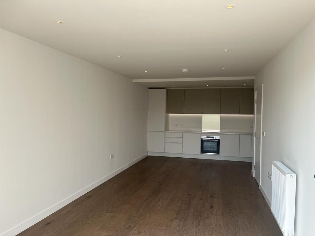 Property photo 2 of 10 Sitting 3.Jpeg