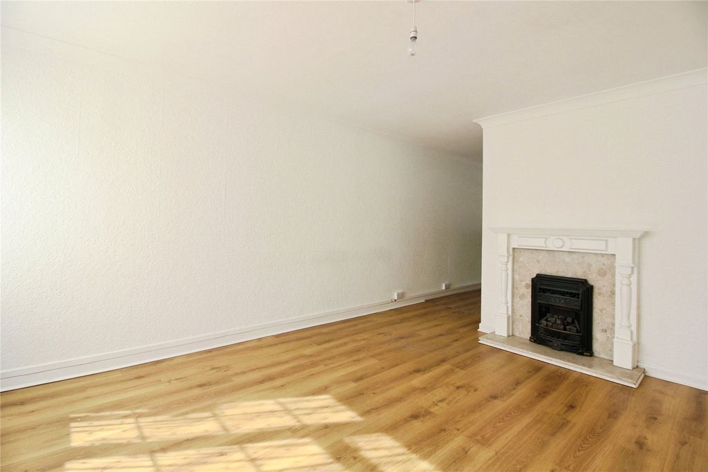 Property photo 3 of 8 Picture No. 20