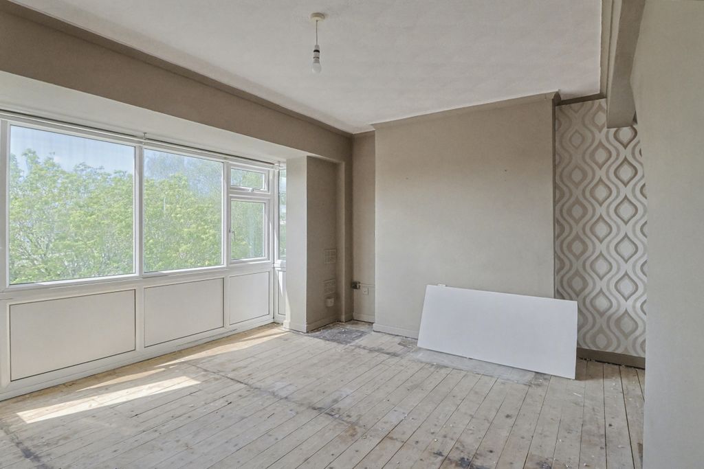 Property photo 3 of 18 71 Wellington Flats, Salthouse Lane, Yeovil, BA20 1Ty