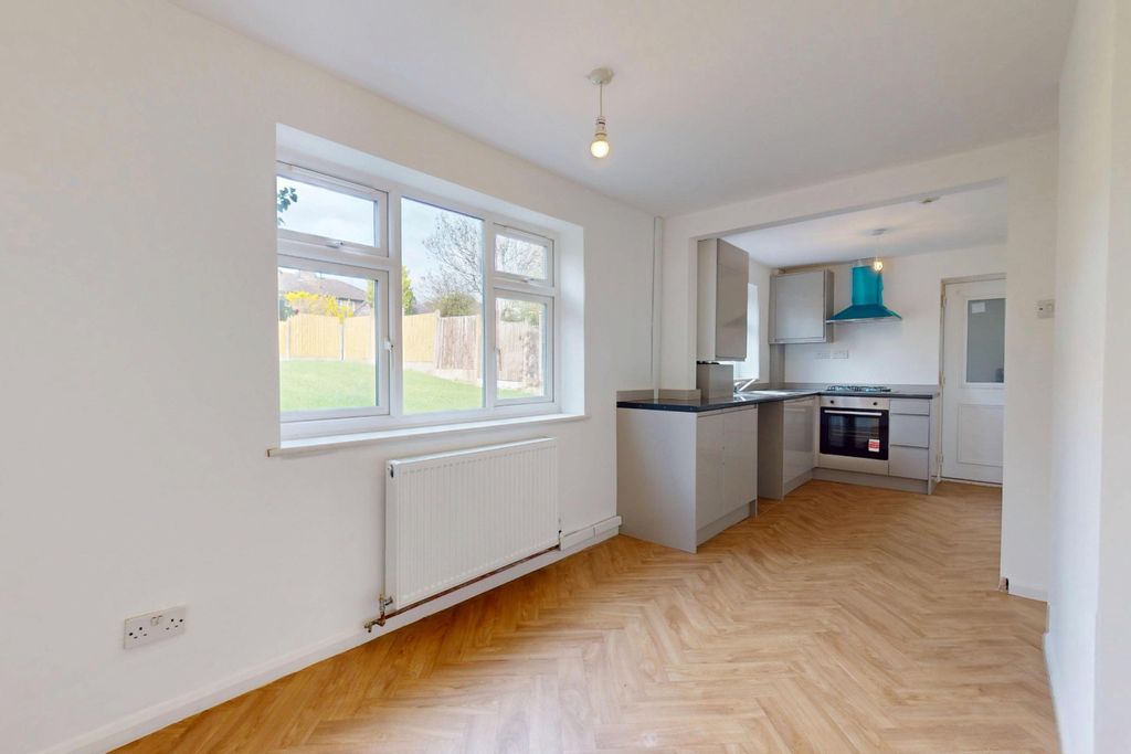 Property photo 2 of 15 5041862