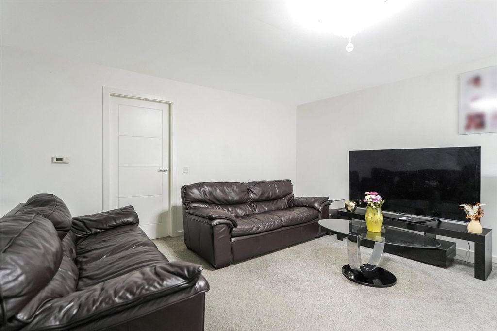 Property photo 3 of 15 3