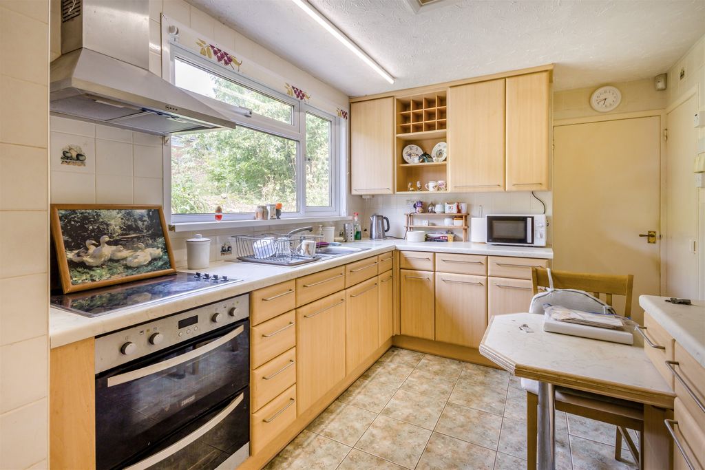 Property photo 3 of 23