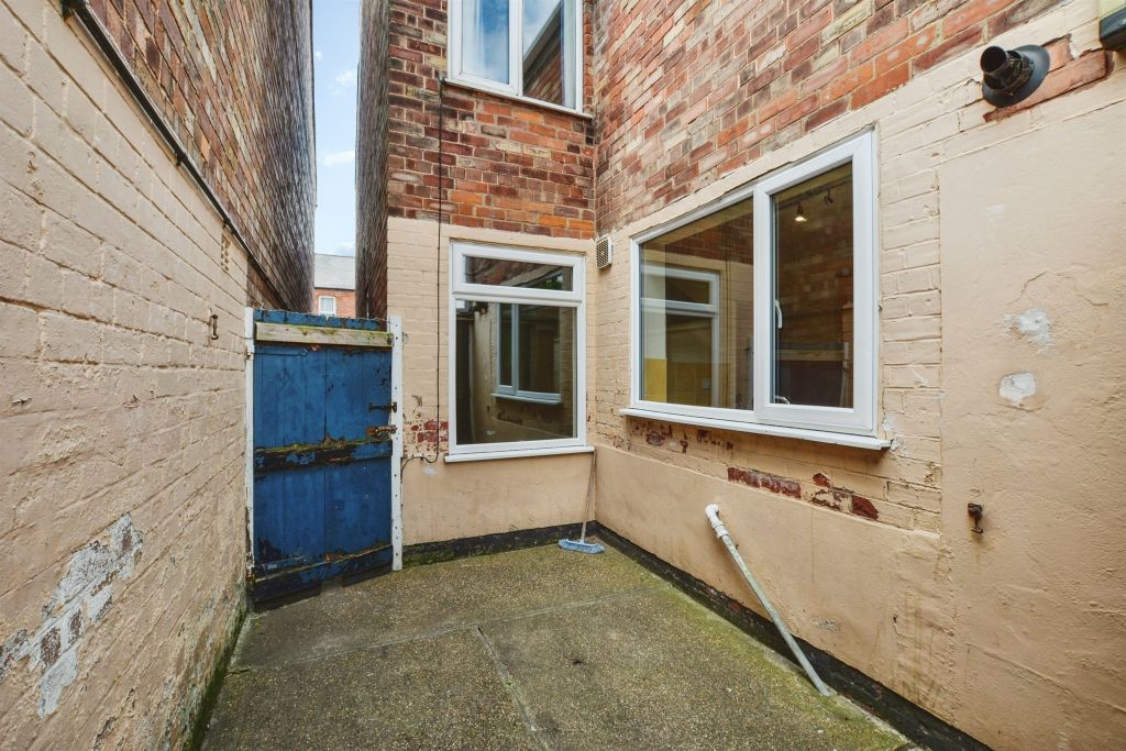 Property photo 3 of 20