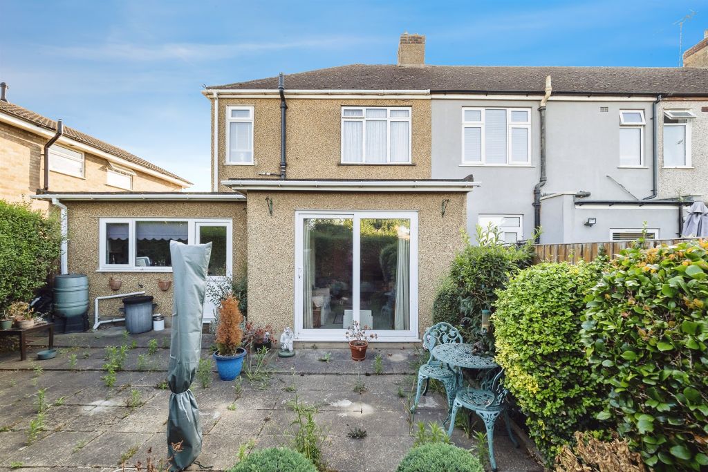 Property photo 2 of 17