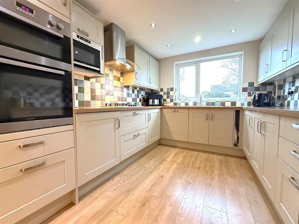 Property photo 2 of 22