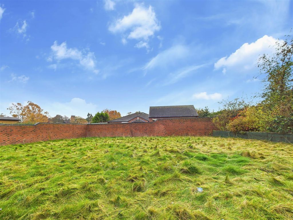 Property photo 3 of 18 Cam01407G0-Pr0018-Still015.Jpg