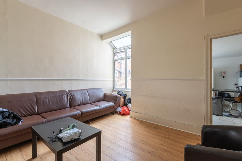 Property photo 2 of 23