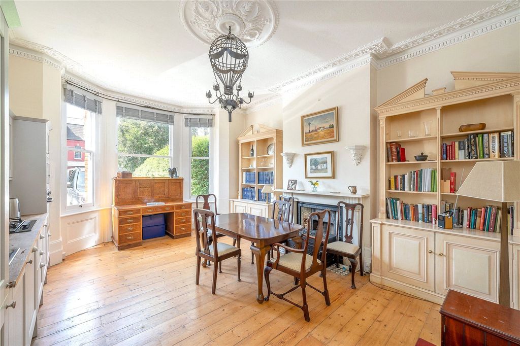 Property photo 2 of 17 Dining Area