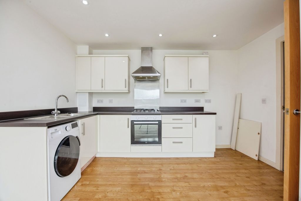 Property photo 3 of 17 Photo