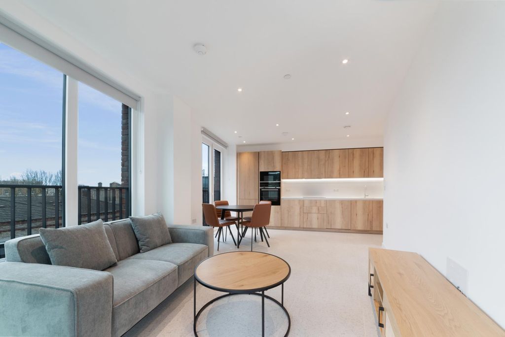 Property photo 2 of 17