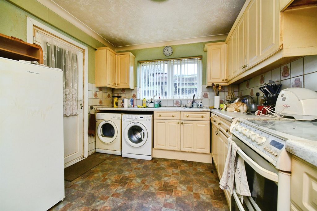 Property photo 2 of 20