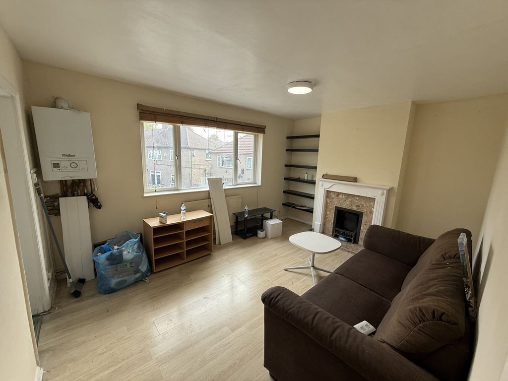 Property photo 2 of 6 Gallery