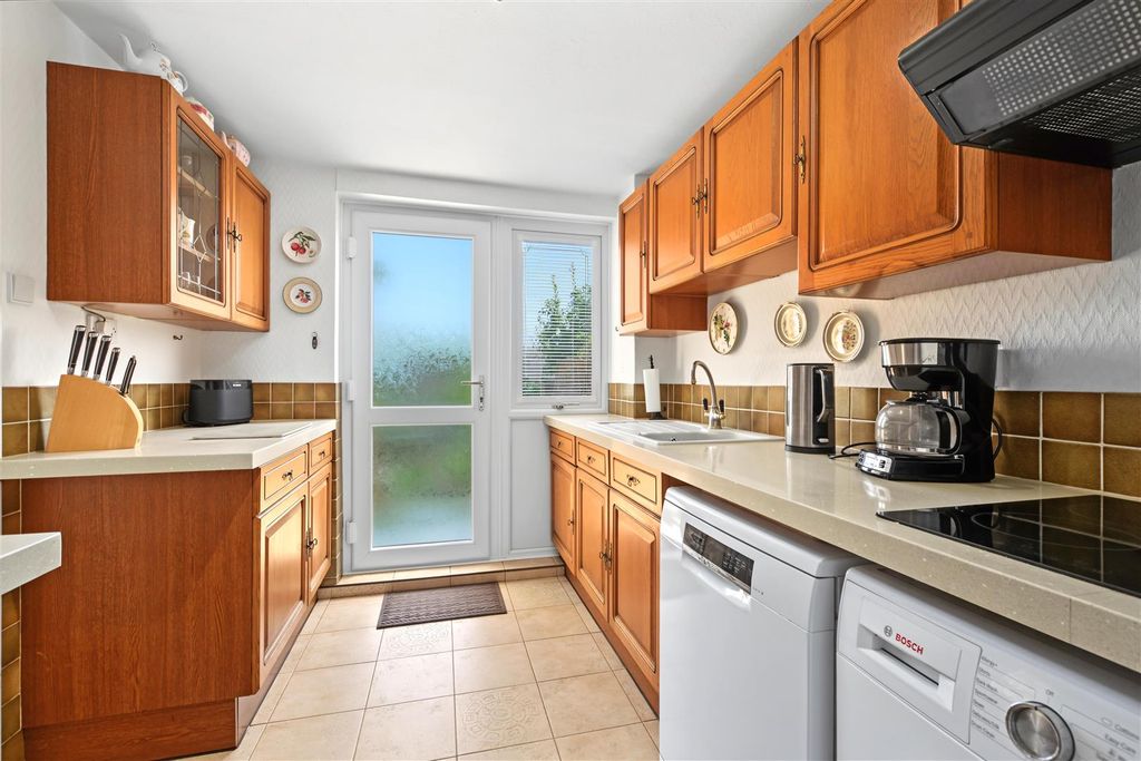 Property photo 3 of 14 Kitchen_1.Jpeg