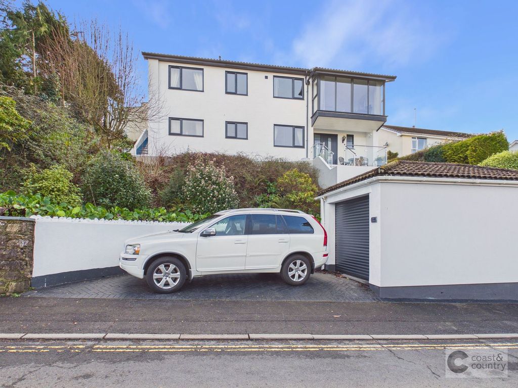 Property photo 1 of 31