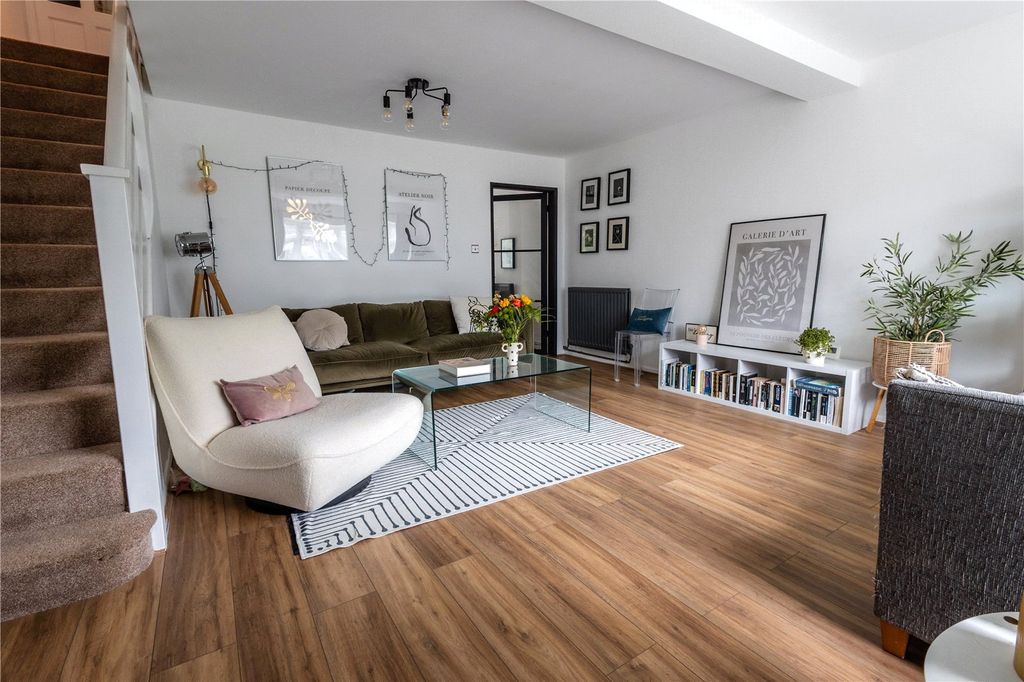 Property photo 3 of 32 Picture No. 04