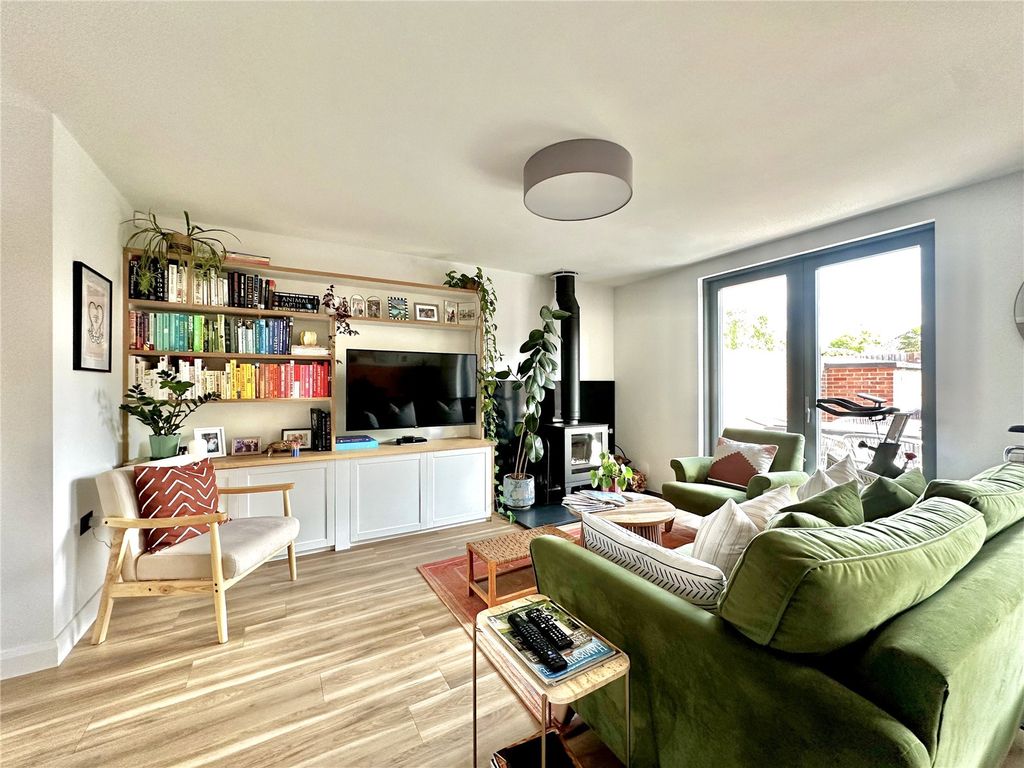 Property photo 3 of 15 Picture No. 30