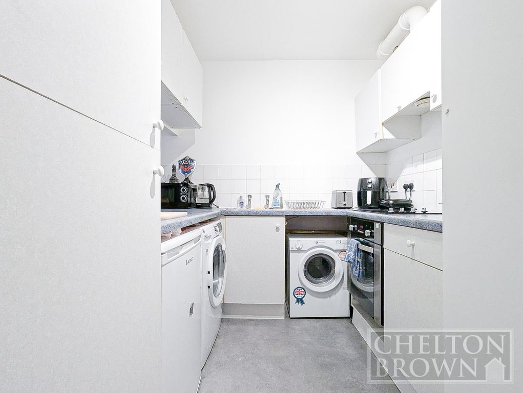 Property photo 2 of 11 Kitchen