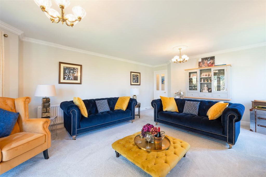 Property photo 3 of 28 Petersmead Close 6  (13).Jpg