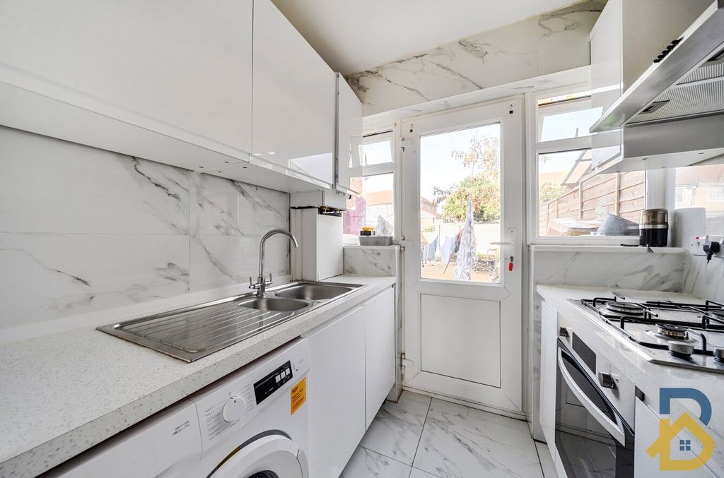 Property photo 2 of 12 Picture No. 36