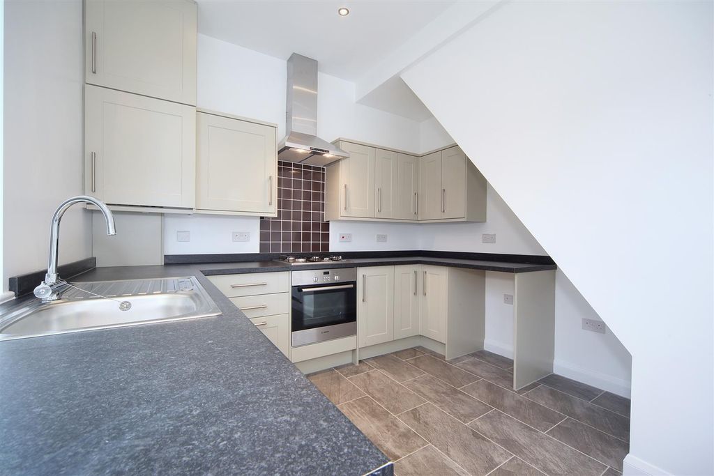 Property photo 2 of 10 Kitchen 1.Jpg