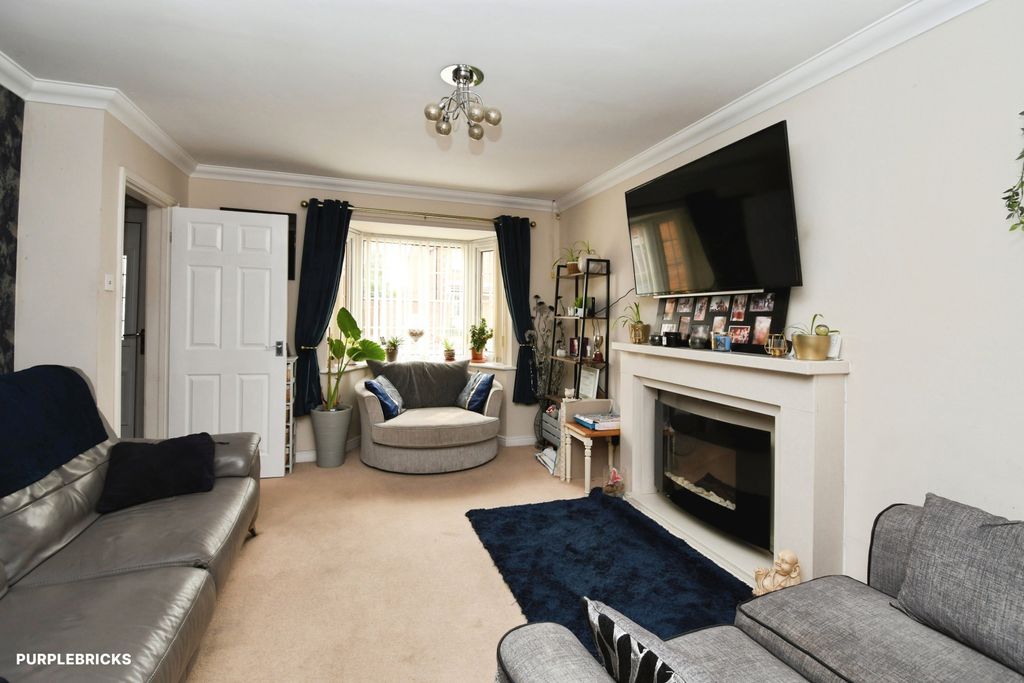 Property photo 3 of 32