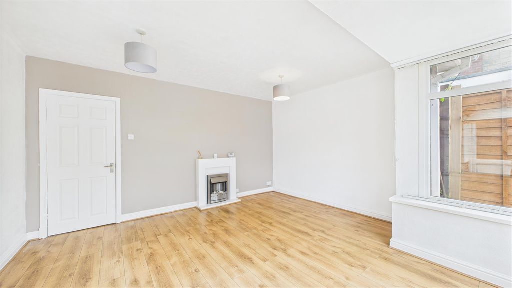 Property photo 3 of 14 Cam05101G0-Pr0053-Still014.Jpg