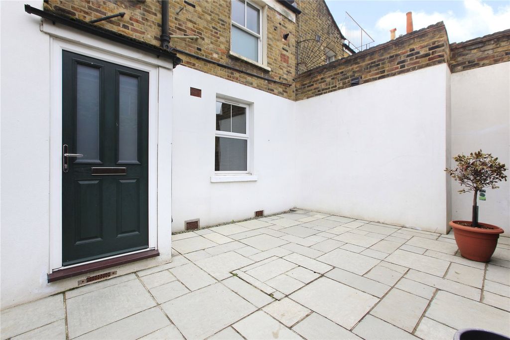 Property photo 3 of 12