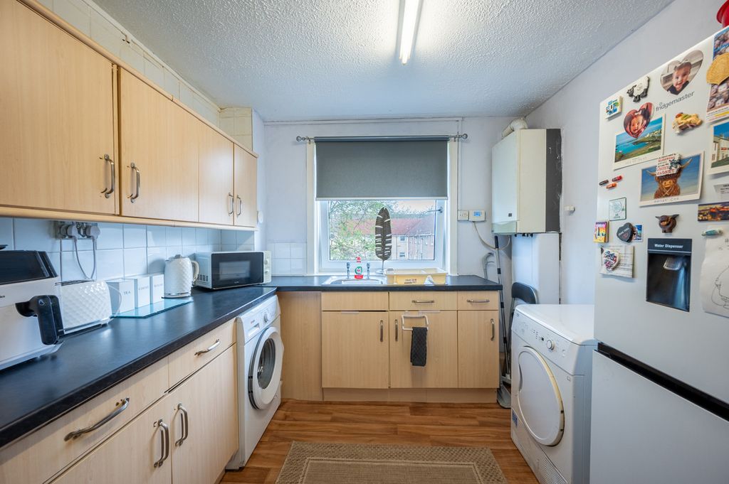 Additional image 6 of 2 bed flat for saleWarrix Avenue, Irvine KA12