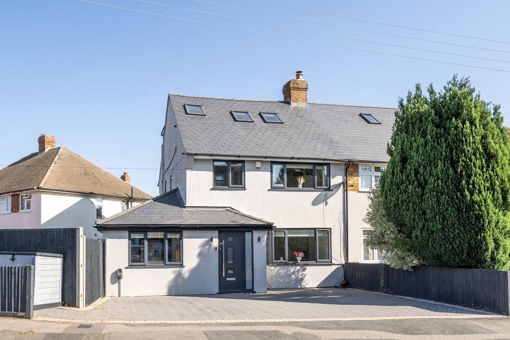 Property photo 1 of 18 External