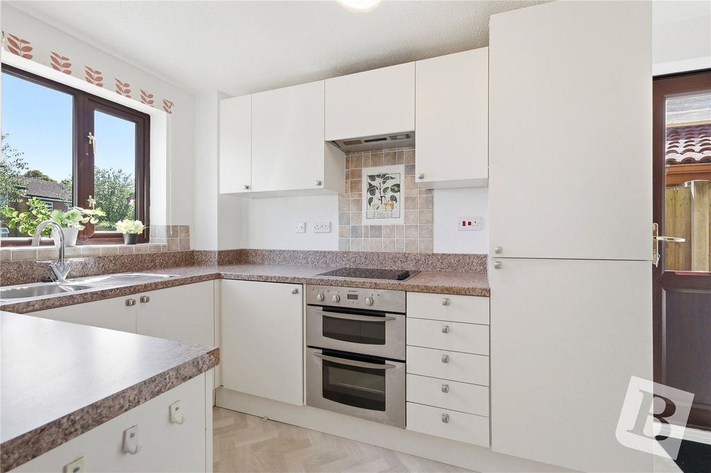 Property photo 2 of 17 Kitchen
