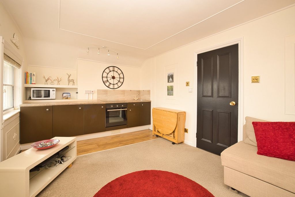 Property photo 3 of 9 Picture 3