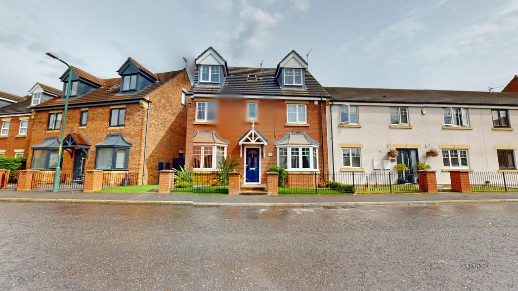 Property photo 1 of 41 4402990