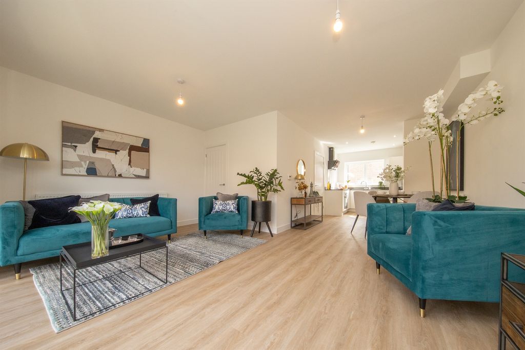 Property photo 2 of 14