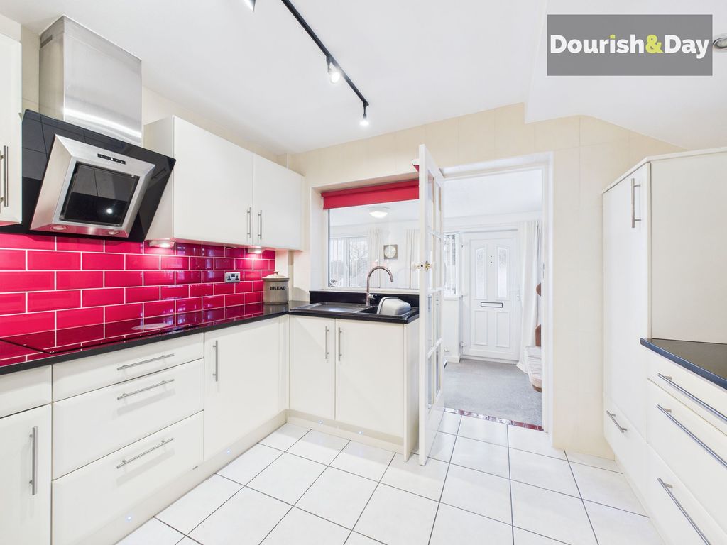 Property photo 2 of 20 Kitchen