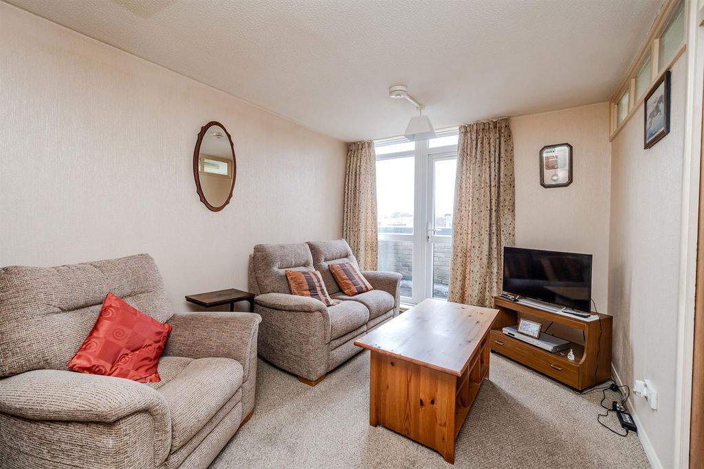 Property photo 2 of 27 30Baxterwoodgrovene45Hu-13.Jpg