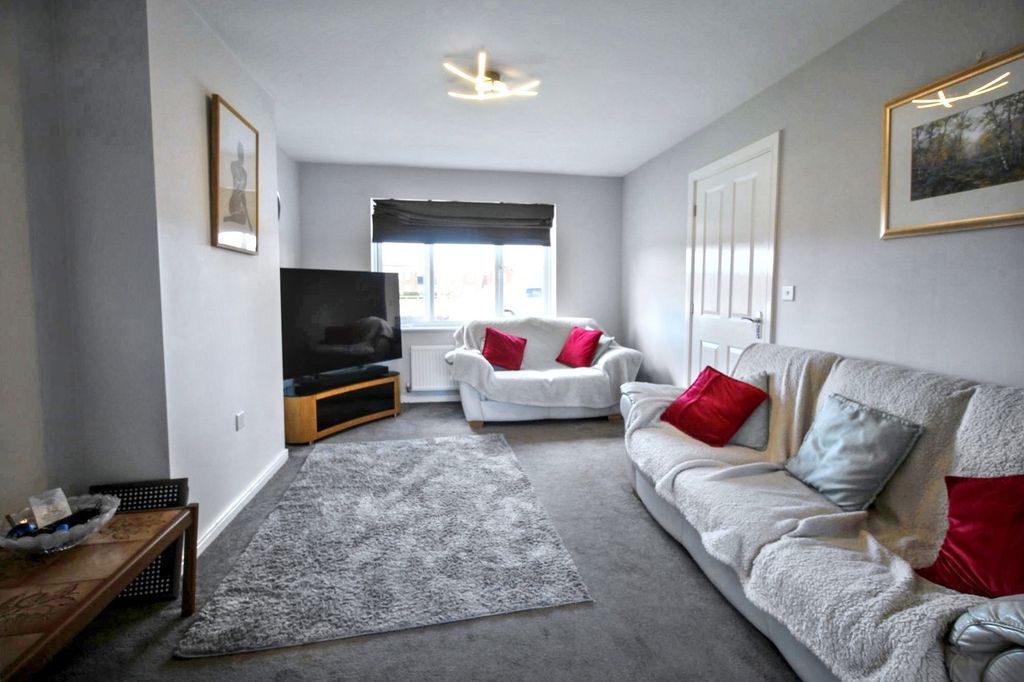 Property photo 2 of 14