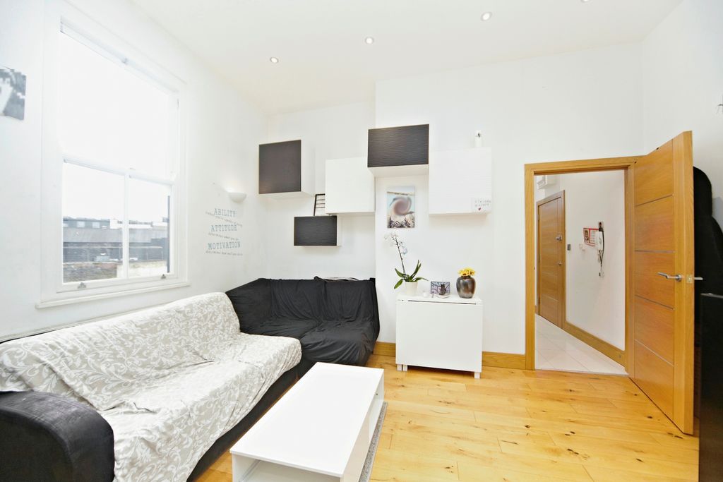Property photo 2 of 12 Photography