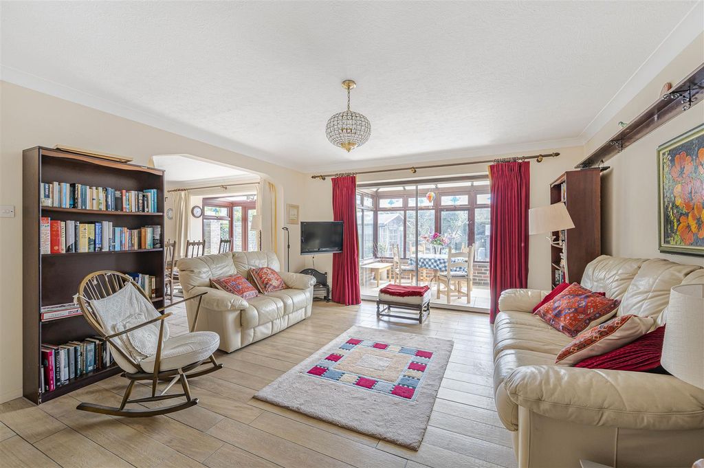 Property photo 2 of 21 Living Room