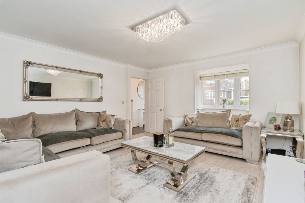 Property photo 2 of 19