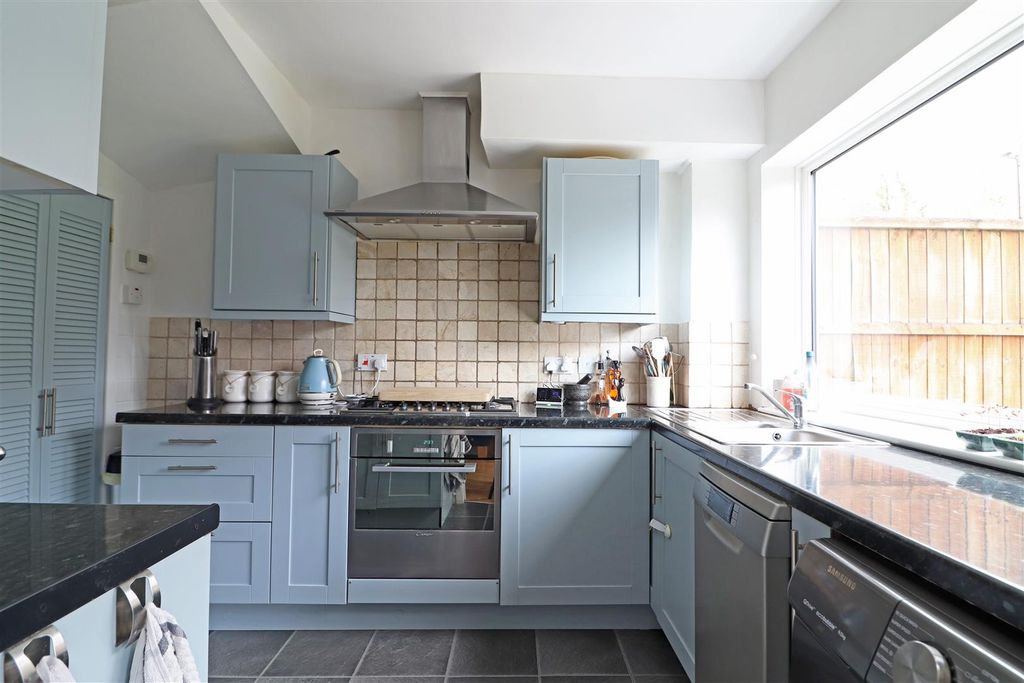 Property photo 3 of 21