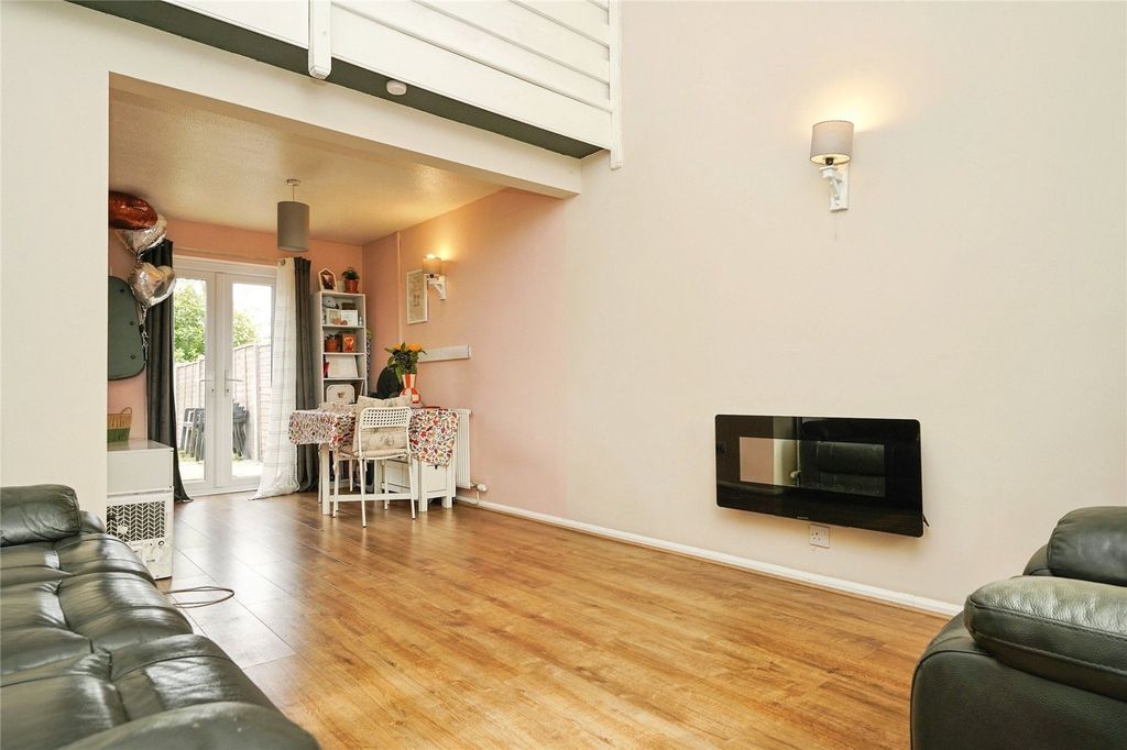 Property photo 3 of 10 Picture No. 04