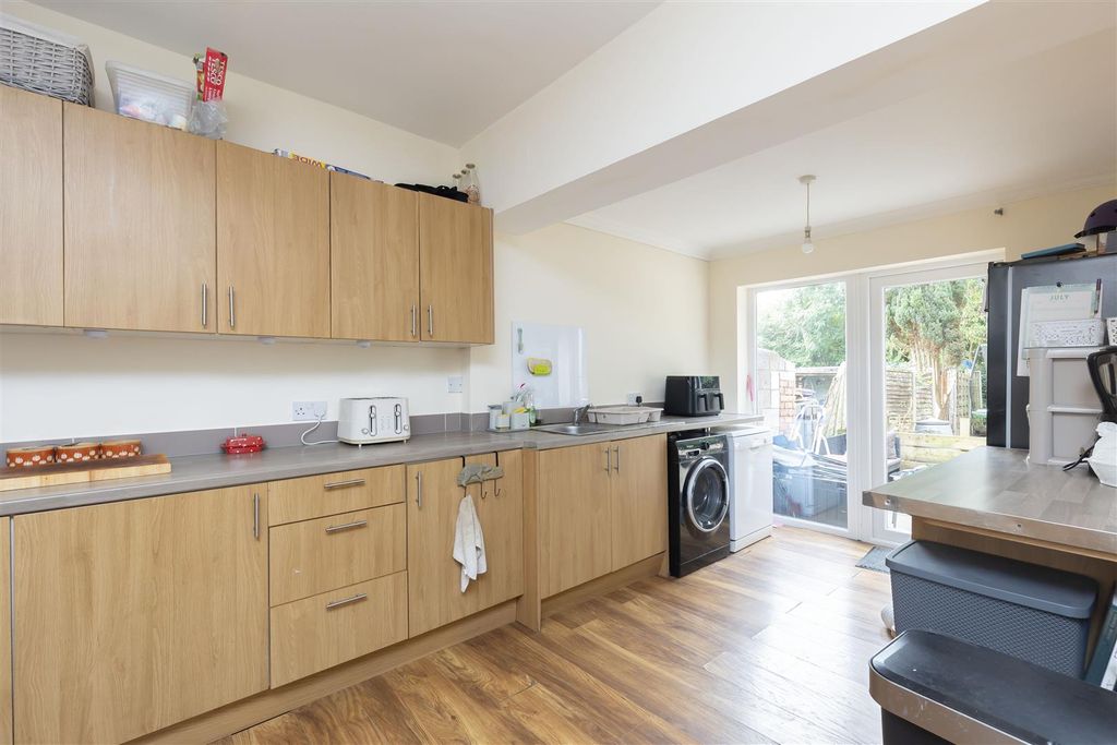 Property photo 3 of 23 Kitchen Diner