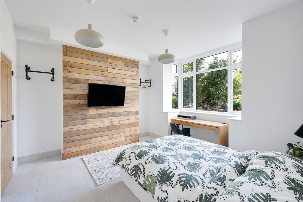 Property photo 2 of 15 Picture No. 02