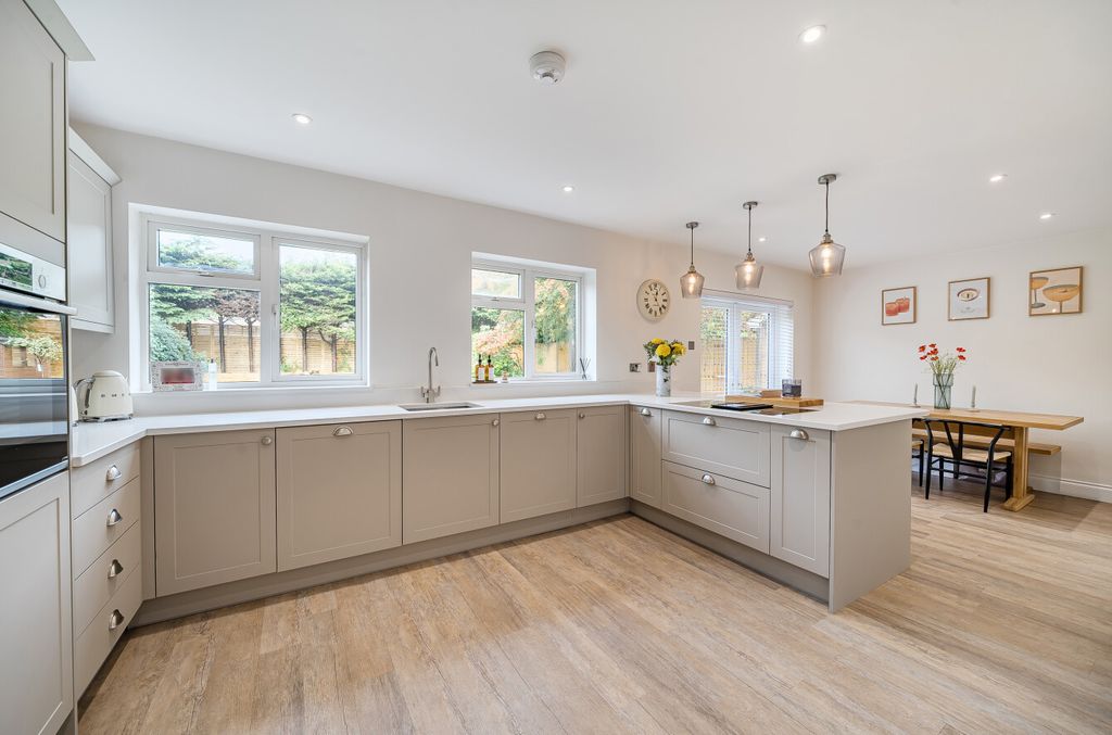 Property photo 2 of 23 1371005-17-68F62B...