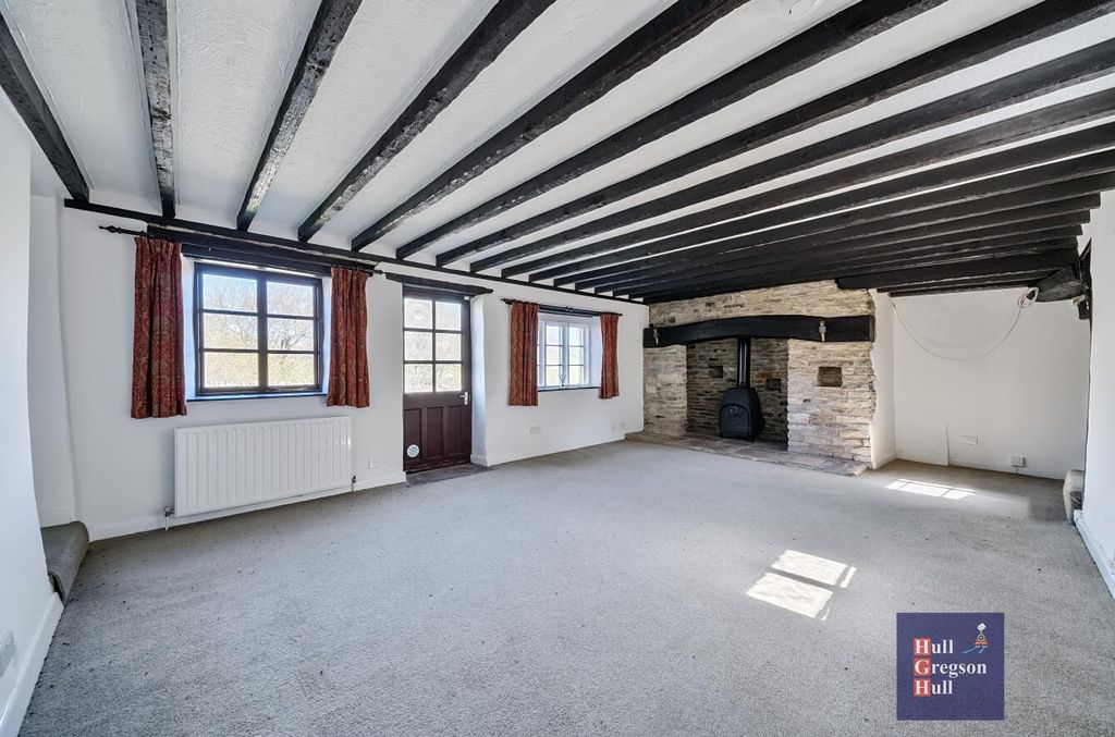 Property photo 2 of 22 Fc99d6A7-21E0-43c9-A830-A904B4F7Ac5A.Jpg
