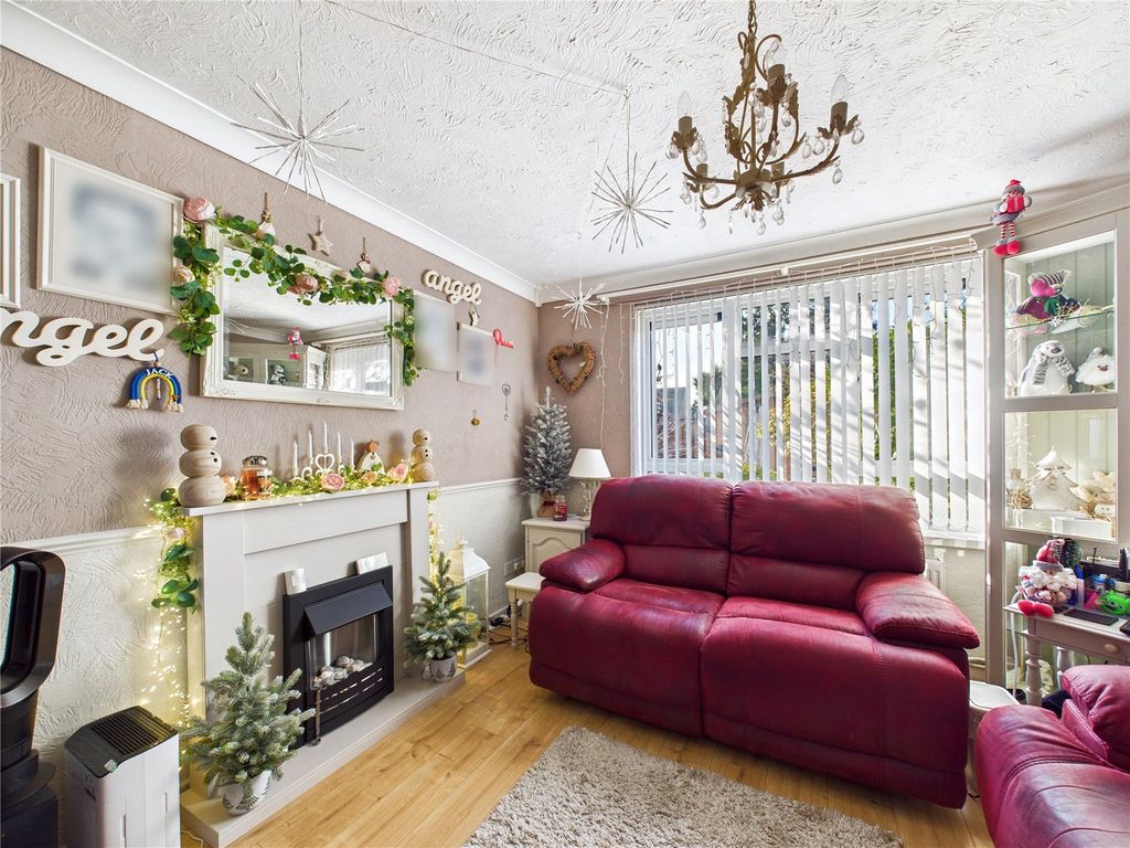 Property photo 3 of 12 Picture 3